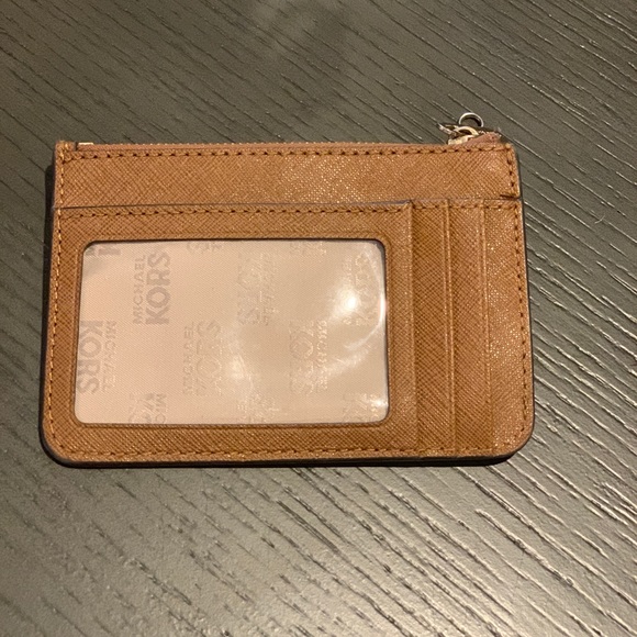 Micheal Kors tan keychain card holder - Picture 2 of 3